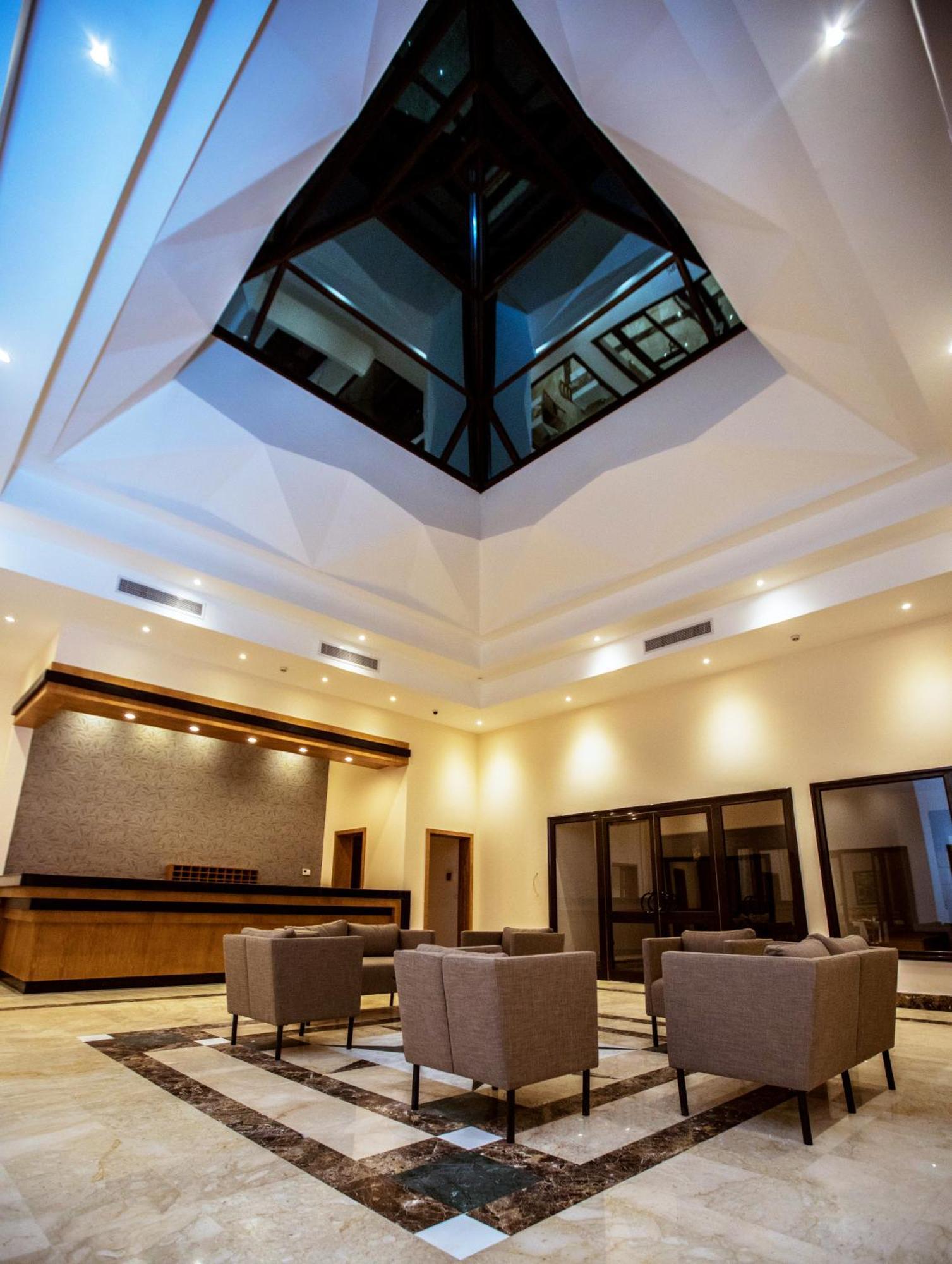 Sky View Suites Hotel Hurghada Buitenkant foto